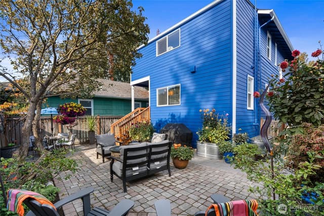 Property photo for 1405 N 41st Street, Seattle photo 2