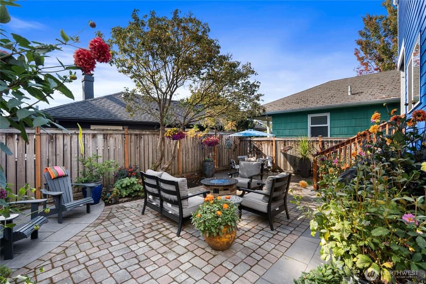 Property photo for 1405 N 41st Street, Seattle photo 11