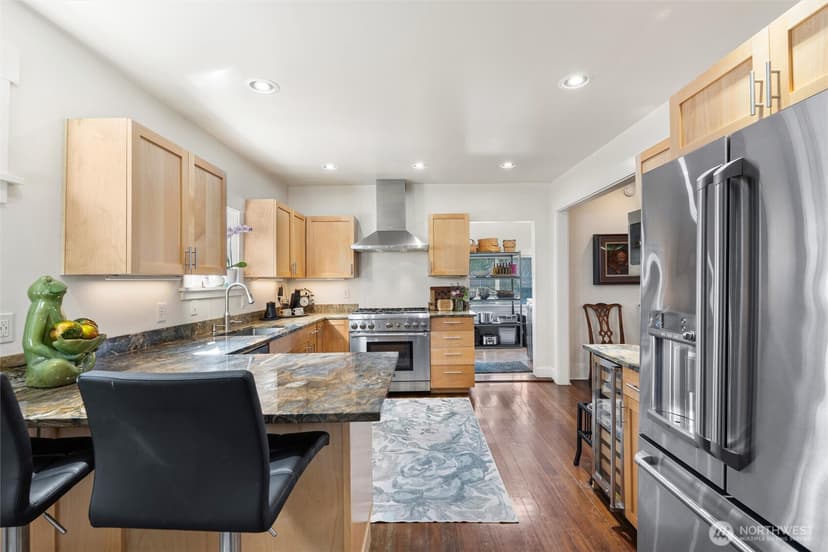 Property photo for 1405 N 41st Street, Seattle photo 5