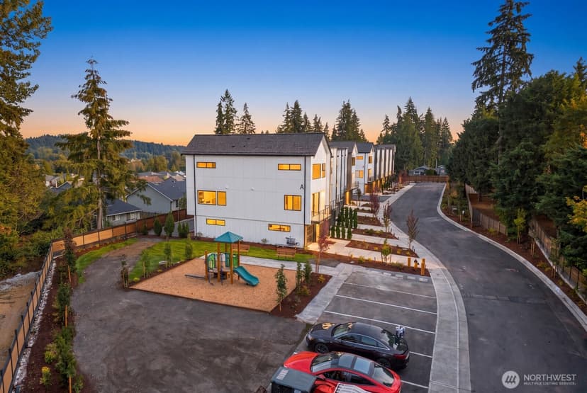 Property photo for 932 Duchess Road #B-3, Bothell photo 37
