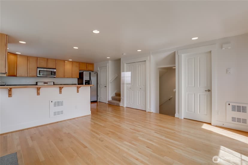 Property photo for 912 NW 85th Street, Seattle photo 5
