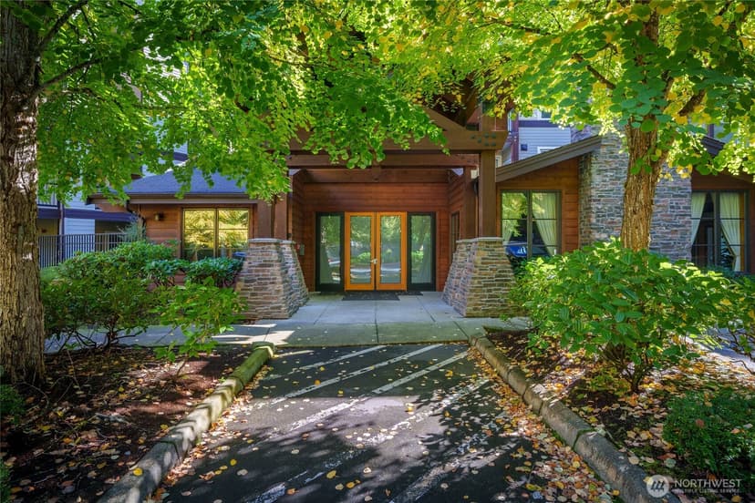 Property photo for 18707 SE Newport Way #410, Issaquah photo 14