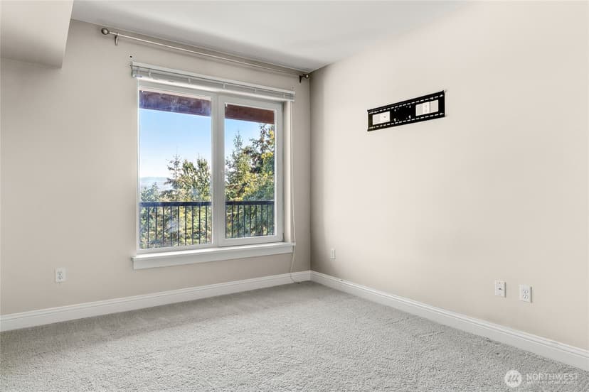 Property photo for 18707 SE Newport Way #410, Issaquah photo 8