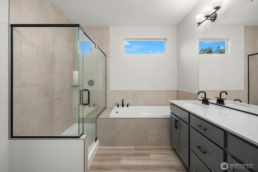 Property photo for 4004 Aberdeen Way NE, Renton photo 27