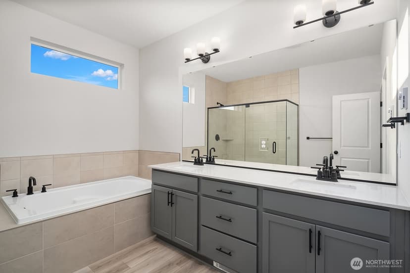 Property photo for 4004 Aberdeen Way NE, Renton photo 26