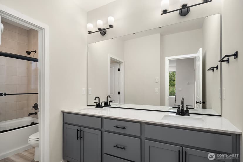 Property photo for 4004 Aberdeen Way NE, Renton photo 30