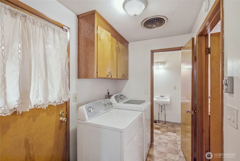 Property photo for 9207 Yakima Avenue S, Tacoma photo 15