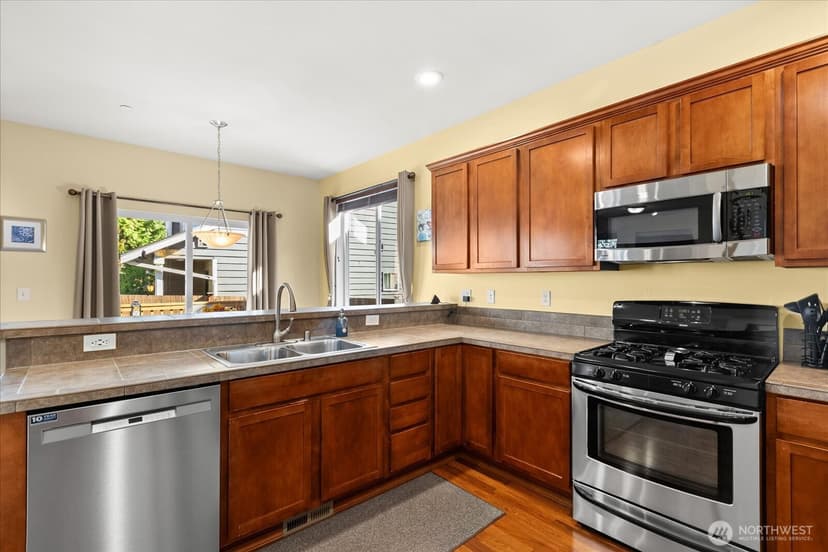 Property photo for 12505 28th Avenue W, Everett photo 12