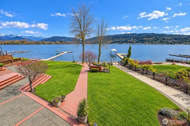 Property photo for 4239 206th Avenue SE, Sammamish photo 4