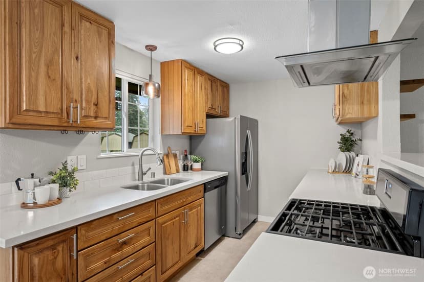 Property photo for 5830 176th Street SW, Lynnwood photo 10