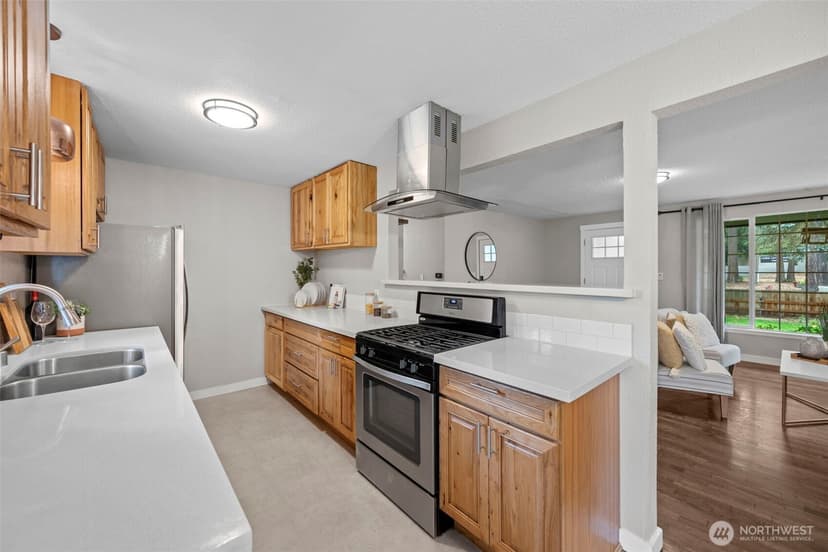 Property photo for 5830 176th Street SW, Lynnwood photo 11
