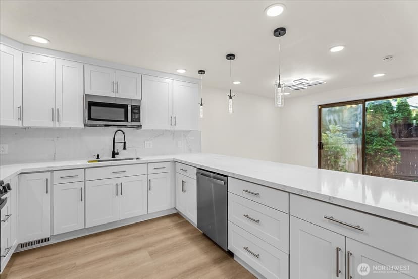 Property photo for 8543 Avondale Road NE, Redmond photo 12