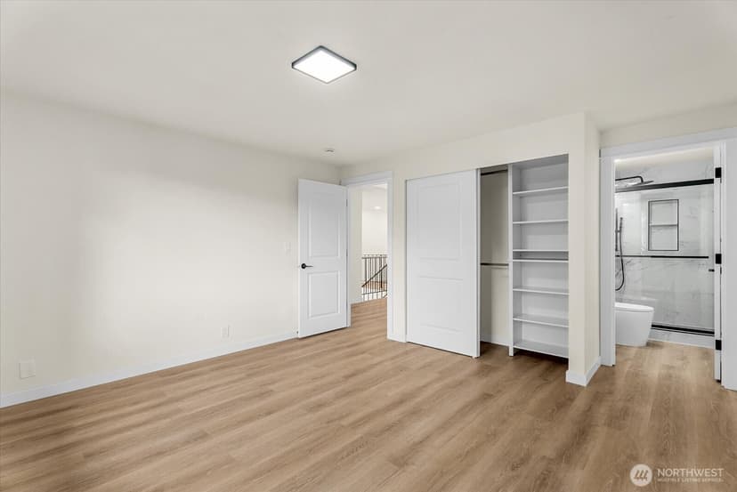 Property photo for 8543 Avondale Road NE, Redmond photo 18