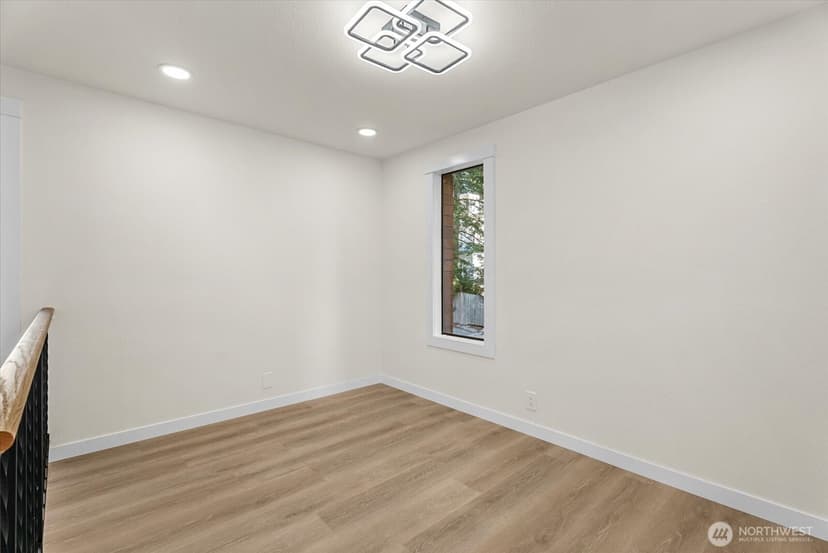 Property photo for 8543 Avondale Road NE, Redmond photo 15