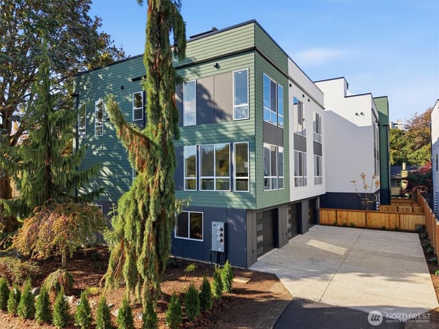 Property photo for 1520 S Grand Street, Seattle photo 3