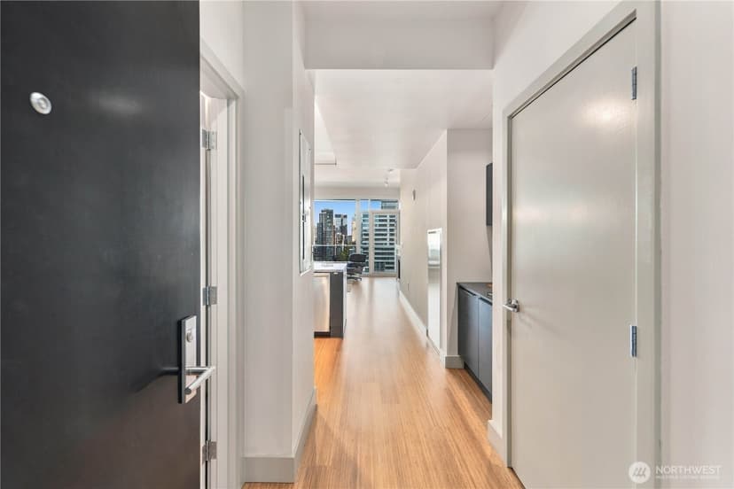 Property photo for 737 Olive Way #2607, Seattle photo 2