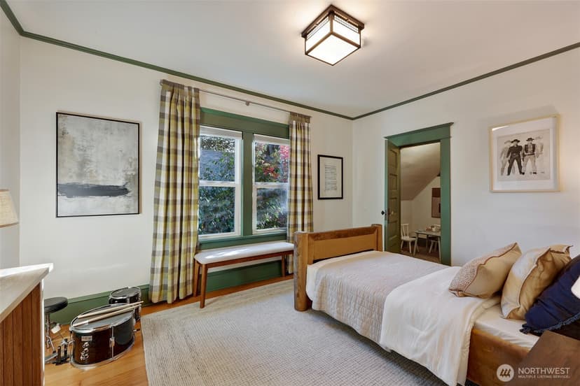 Property photo for 5507 12th Avenue NE, Seattle photo 25