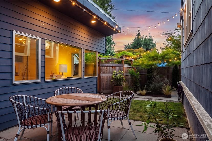 Property photo for 5507 12th Avenue NE, Seattle photo 32