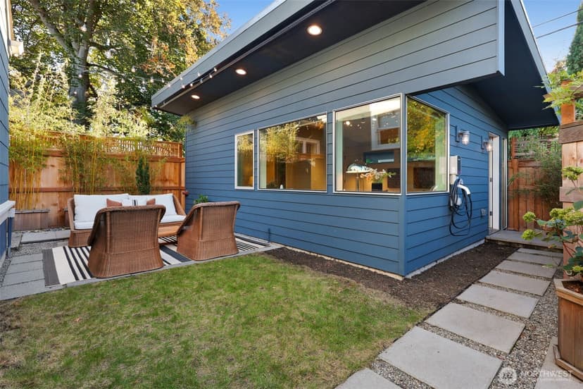 Property photo for 5507 12th Avenue NE, Seattle photo 34