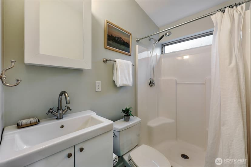Property photo for 5507 12th Avenue NE, Seattle photo 38