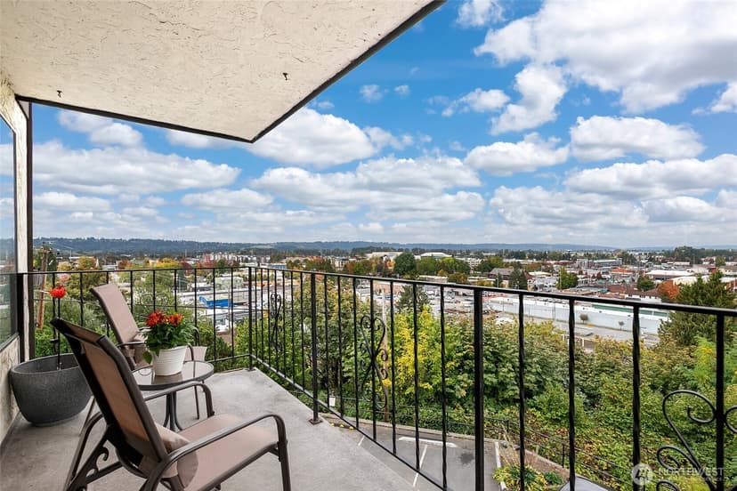 Property photo for 317 Kennebeck Avenue S #204, Kent