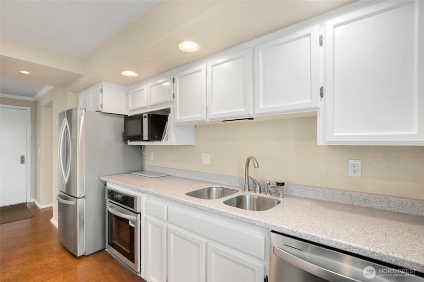 Property photo for 317 Kennebeck Avenue S #204, Kent photo 12