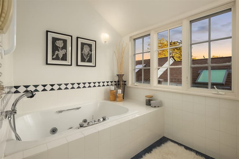 Property photo for 5209 55th Avenue NE, Seattle photo 29