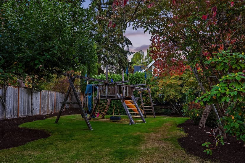 Property photo for 5209 55th Avenue NE, Seattle photo 32