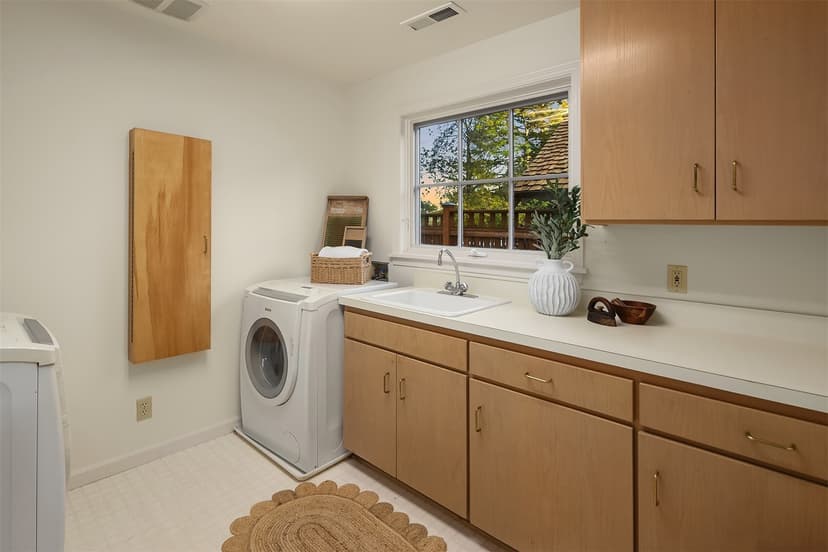 Property photo for 5209 55th Avenue NE, Seattle photo 14