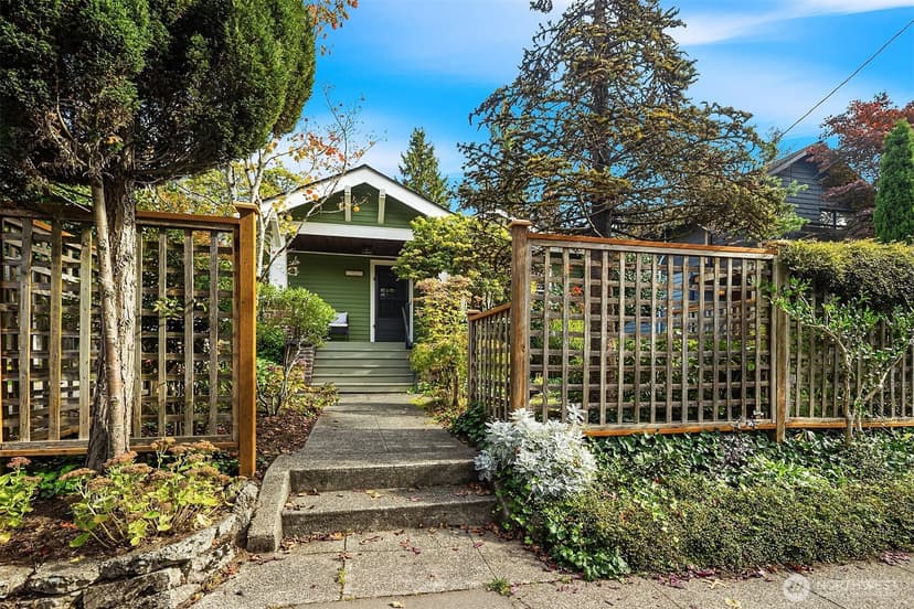 Property photo for 1960 26th Avenue E, Seattle