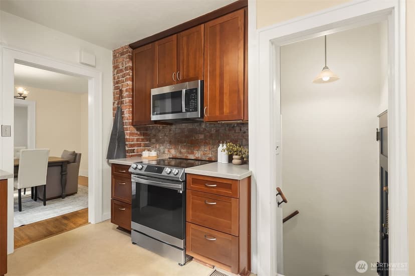 Property photo for 1960 26th Avenue E, Seattle photo 15
