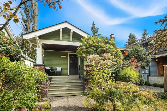 Property photo for 1960 26th Avenue E, Seattle photo 2