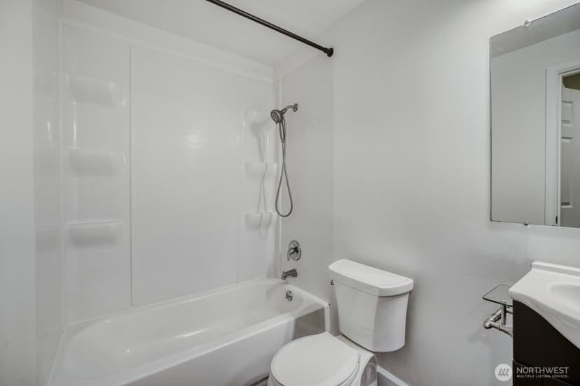 Property photo for 3402 I Street NE #H202, Auburn photo 11
