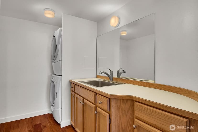 Property photo for 1111 Harbor Avenue SW #500, Seattle photo 31
