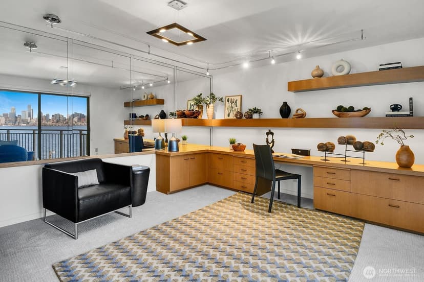 Property photo for 1111 Harbor Avenue SW #500, Seattle photo 18