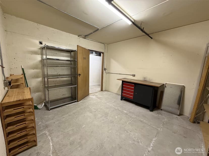 Property photo for 1111 Harbor Avenue SW #500, Seattle photo 38
