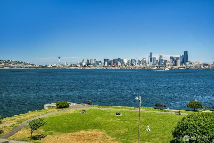 Property photo for 1111 Harbor Avenue SW #500, Seattle photo 36