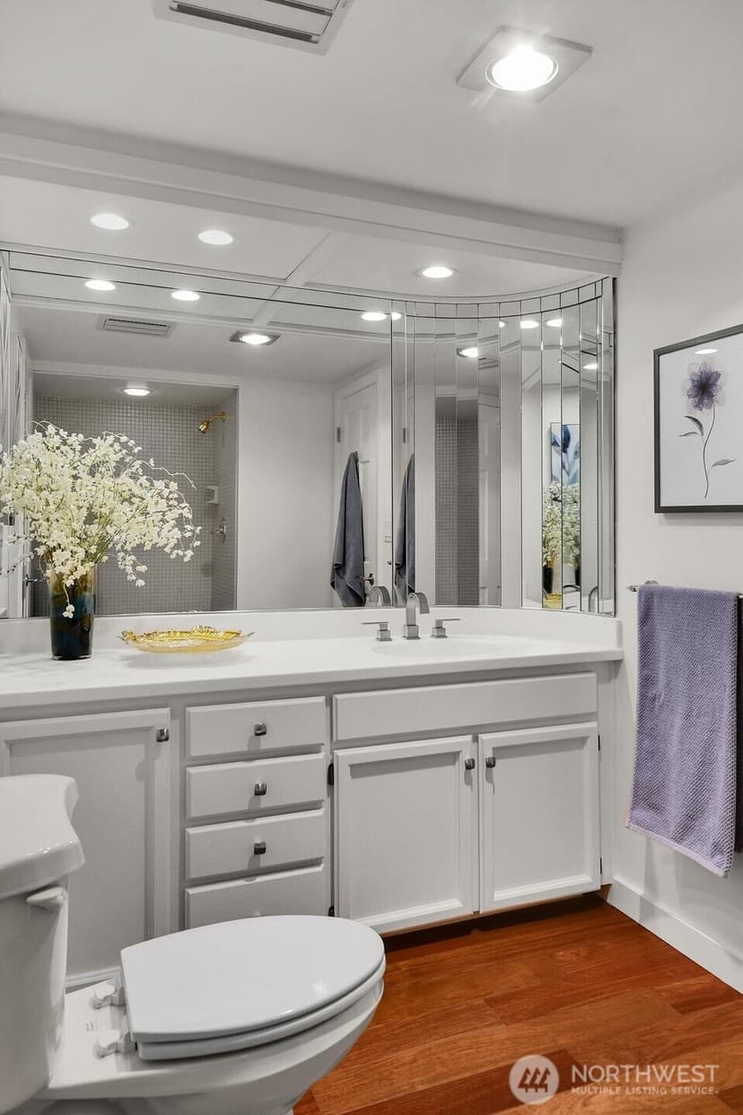 Property photo for 1111 Harbor Avenue SW #500, Seattle photo 29