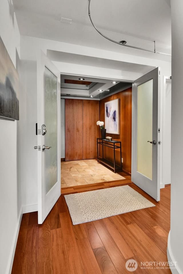 Property photo for 1111 Harbor Avenue SW #500, Seattle photo 5