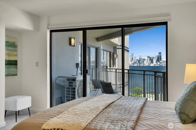 Property photo for 1111 Harbor Avenue SW #500, Seattle photo 23
