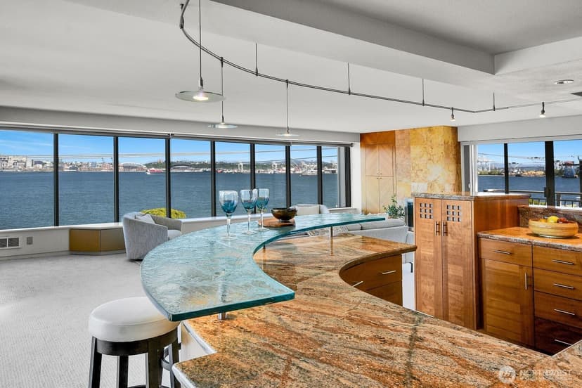 Property photo for 1111 Harbor Avenue SW #500, Seattle photo 17
