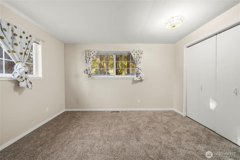 Property photo for 8629 108th Street SW, Lakewood photo 19