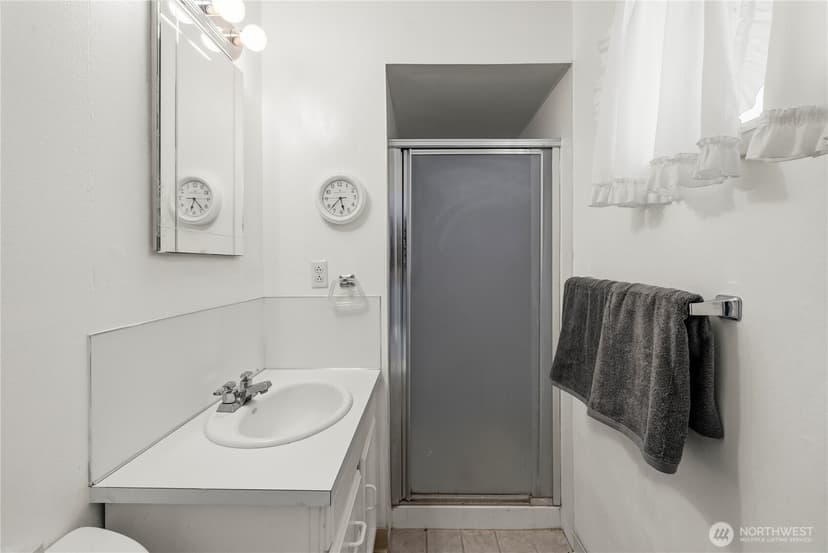 Property photo for 8629 108th Street SW, Lakewood photo 16