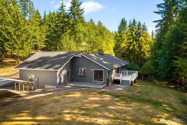 Property photo for 19413 327th Avenue NE, Duvall photo 4