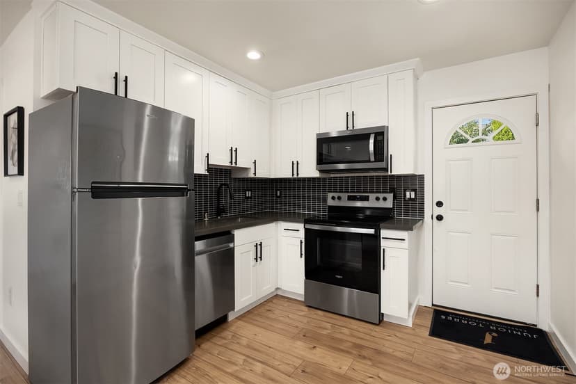 Property photo for 3431 Gilman Avenue W, Seattle photo 5