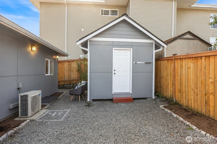 Property photo for 3431 Gilman Avenue W, Seattle photo 18