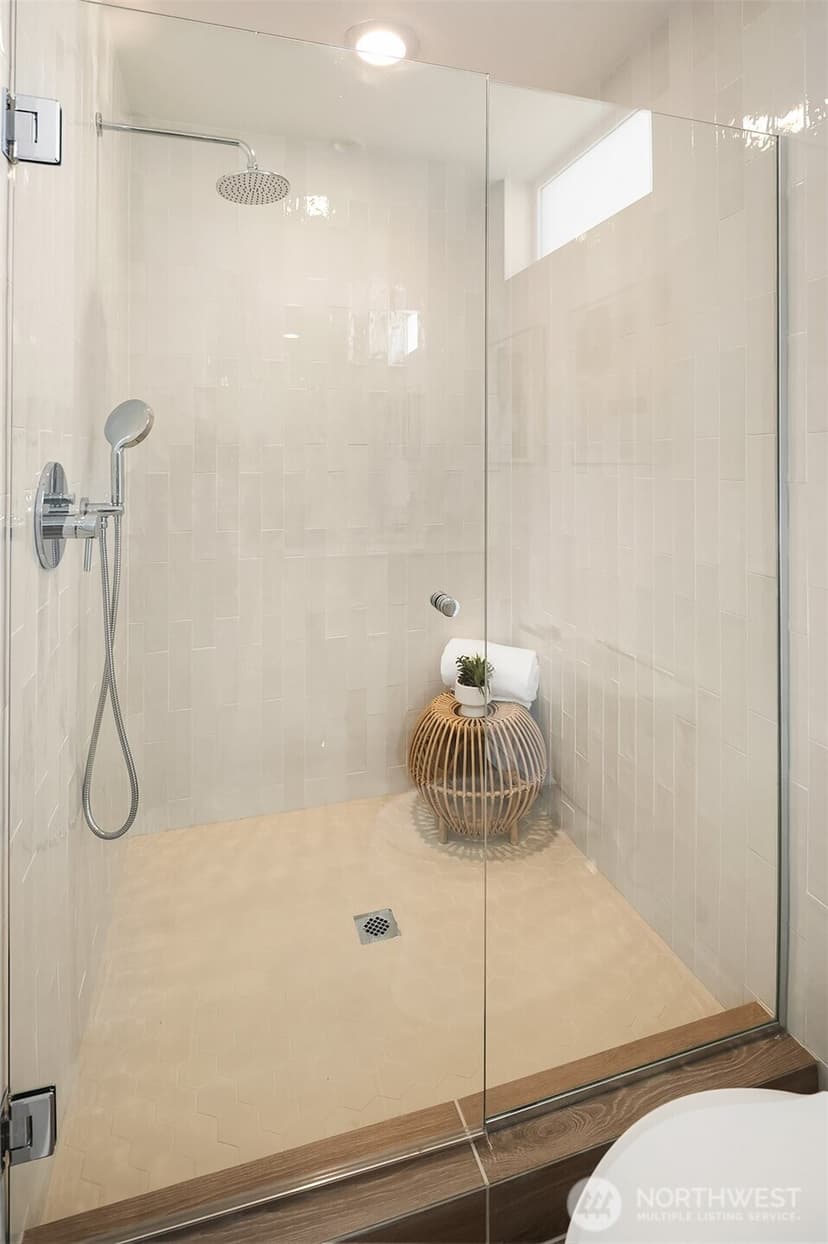 Property photo for 2532 B 30th Avenue W, Seattle photo 10