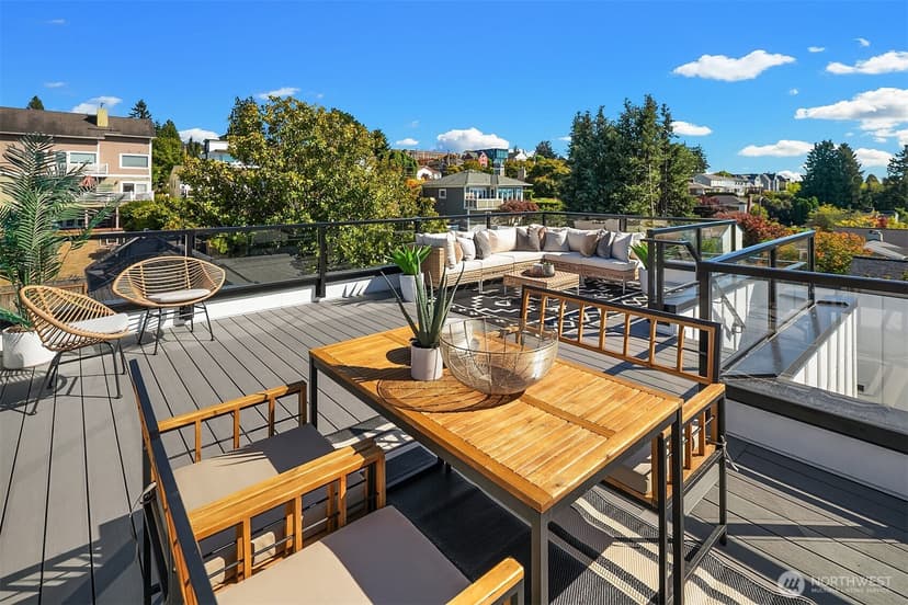 Property photo for 2532 B 30th Avenue W, Seattle photo 11