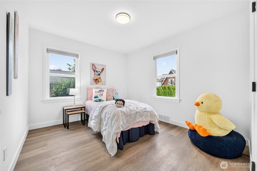 Property photo for 1606 42nd Avenue SW, Seattle photo 12