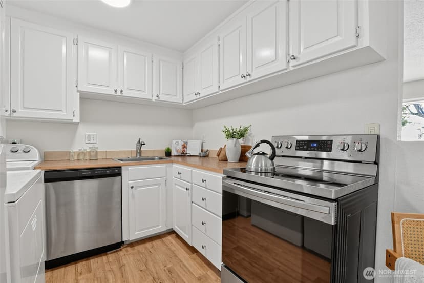 Property photo for 4801 224th Street SW, Mountlake Terrace photo 17